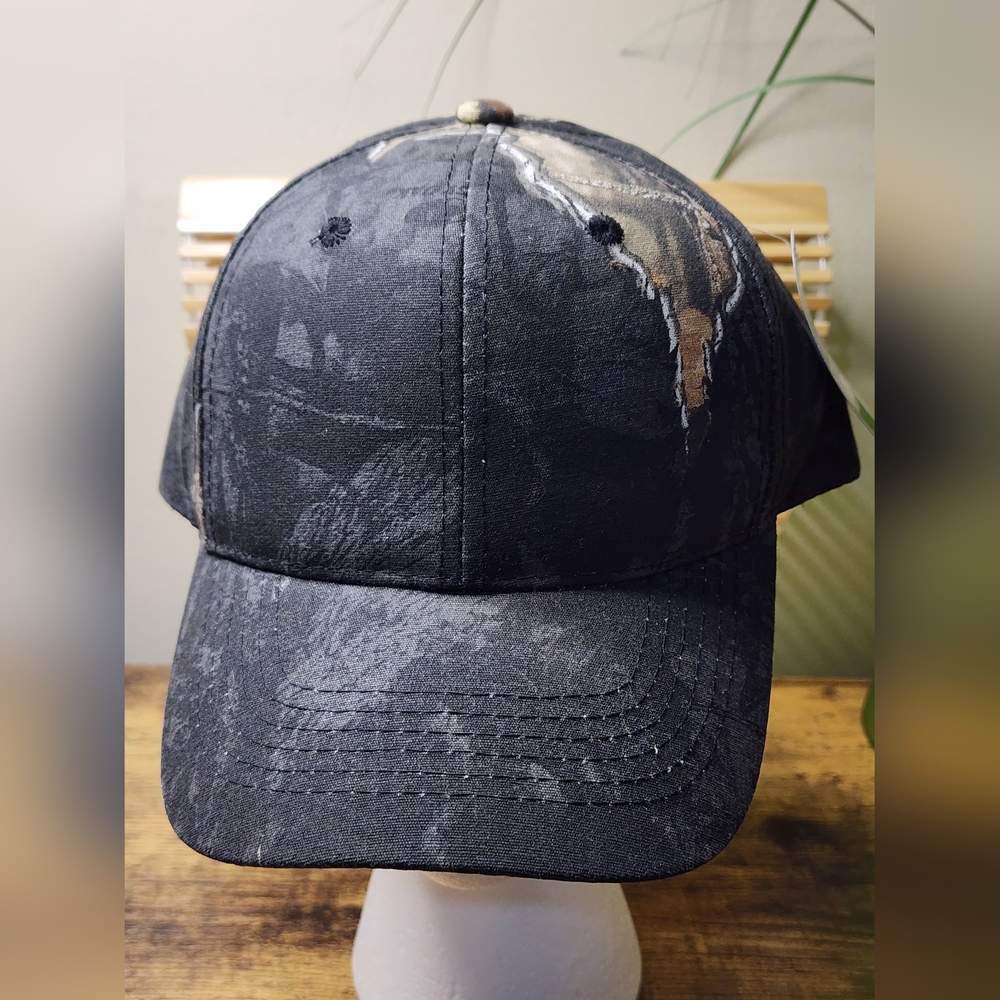 Mossy Oak Black and Tan Camouflage Cap